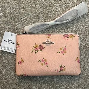 COACH Small Light Pink/ Floral Wristlet- NEW WITH TAGS